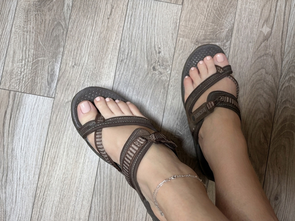 Skechers Outdoor Lifestyle Women's Stripe Strap Toe Loop Flip Flop Size 9